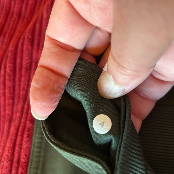 Lululemon Olive Green Leaf Print Leggings. Size 4. - Picture 8 of 13